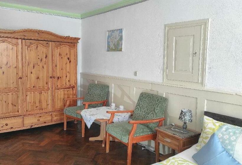 기본룸, Maurushaus