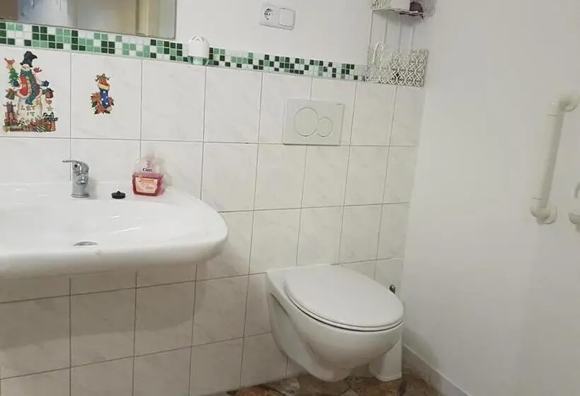 Quarto Economy, Maurushaus