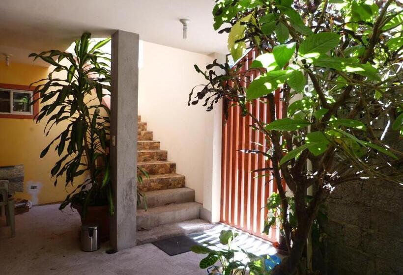 スタンダードトリプルルーム, Hostal Terito