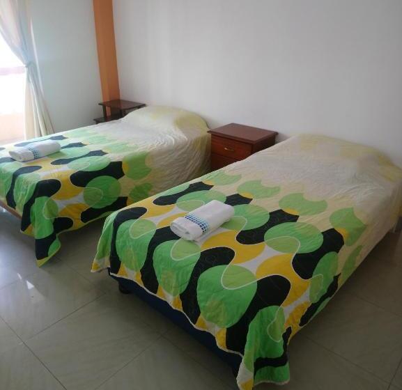 スタンダードトリプルルーム, Hostal Terito