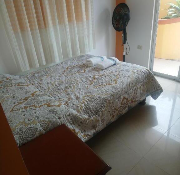 スタンダードトリプルルーム, Hostal Terito