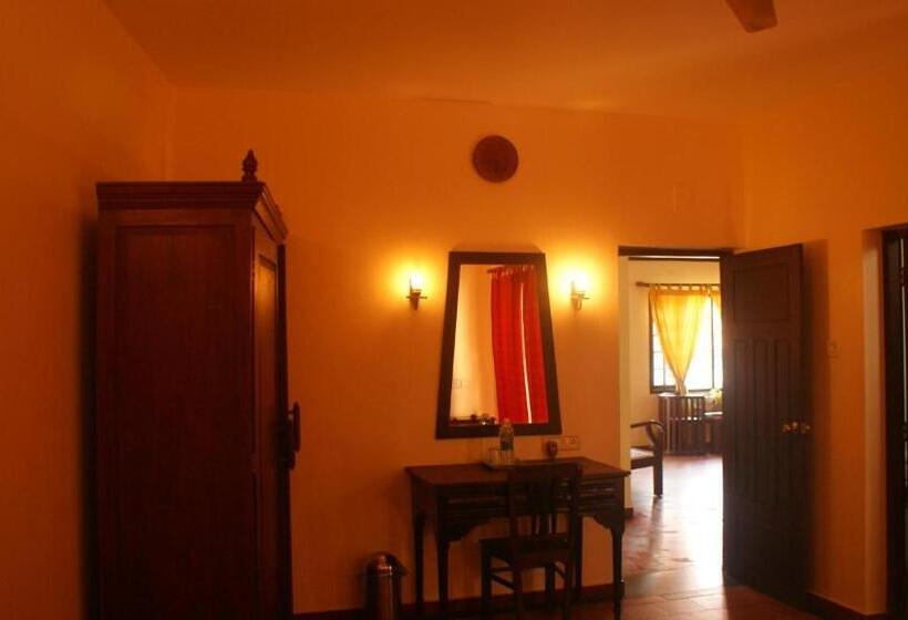 Номер Deluxe, Raintree Lodge