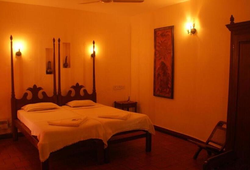 Номер Deluxe, Raintree Lodge