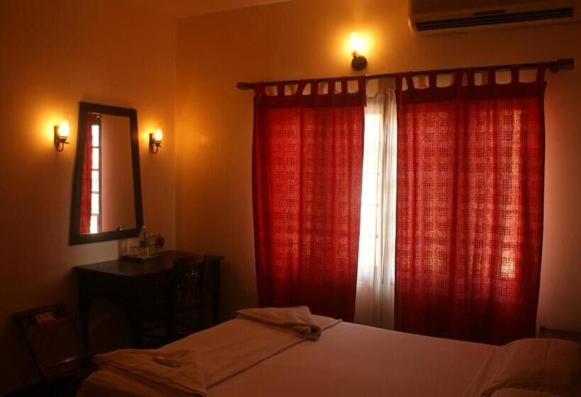 Номер Deluxe, Raintree Lodge