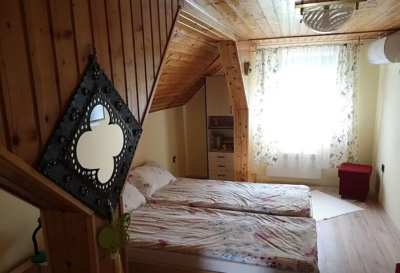 Standard-huone, Szabó Vendégház