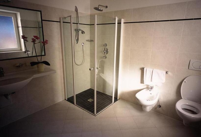 דירת חדר, Residence Frea