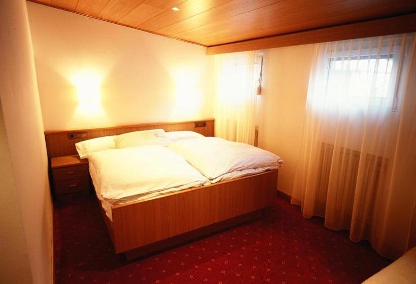 דירת שלושה חדרים, Residence Frea