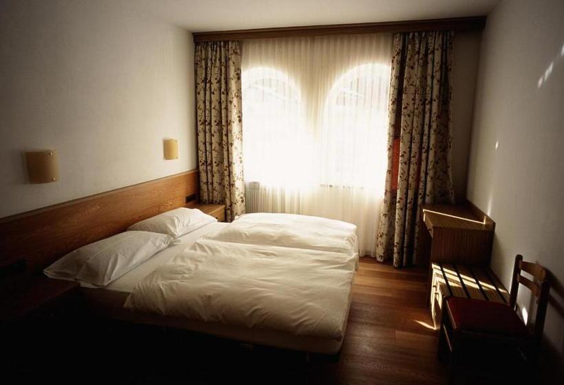 דירת שלושה חדרים, Residence Frea