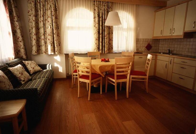 דירת שלושה חדרים, Residence Frea