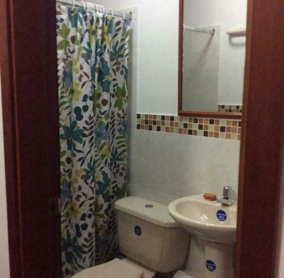 اتاق راحتی سه تخته, Hostal El Recreo