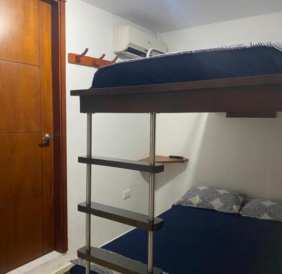 اتاق راحتی سه تخته, Hostal El Recreo