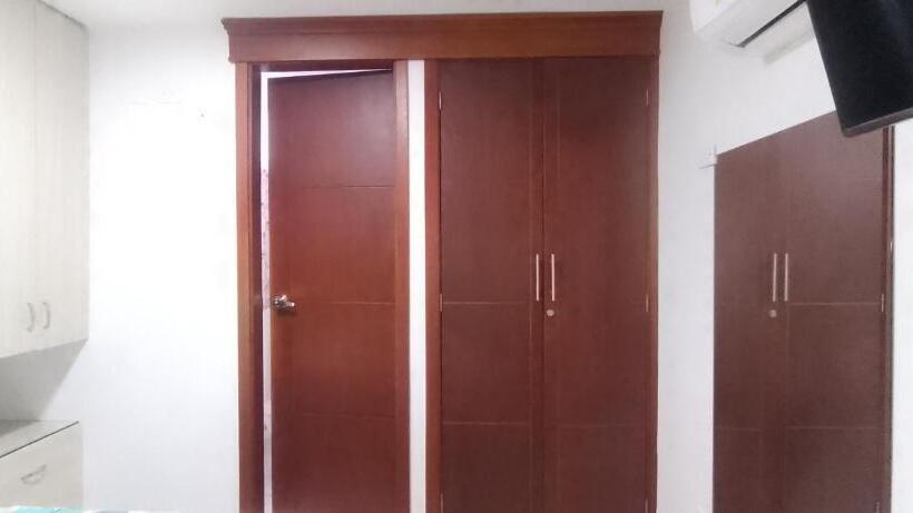 اتاق لوکس با تخت بزرگ, Hostal El Recreo