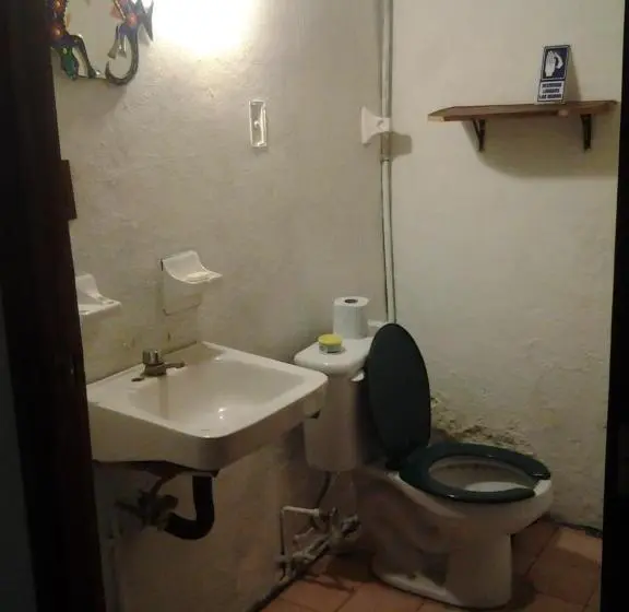 اتاق اکونومی, Hostal Luz De Luna Nuyoo