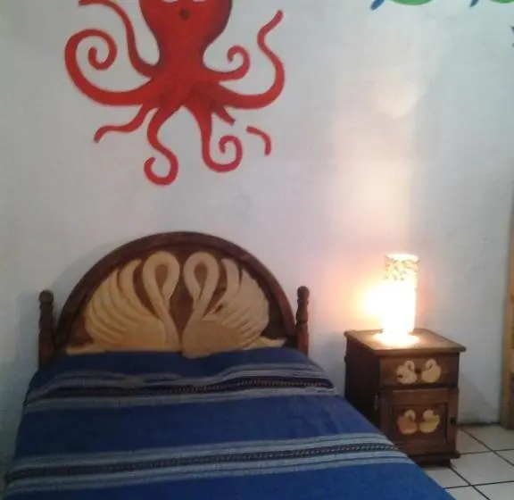 اتاق اکونومی, Hostal Luz De Luna Nuyoo