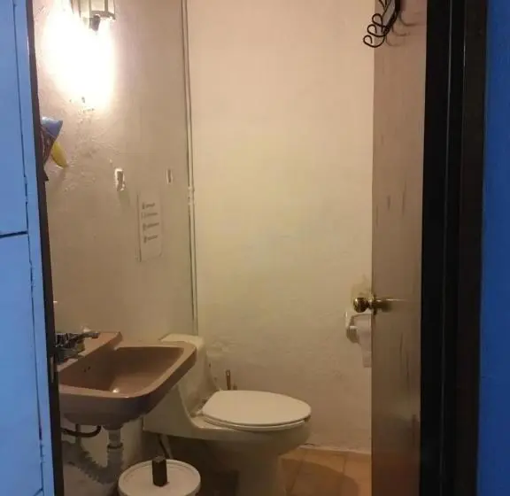 اتاق استاندارد با سرویس بهداشتی مشترک, Hostal Luz De Luna Nuyoo
