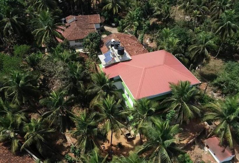 Полулюкс с Балконом, John S Highland Comfort