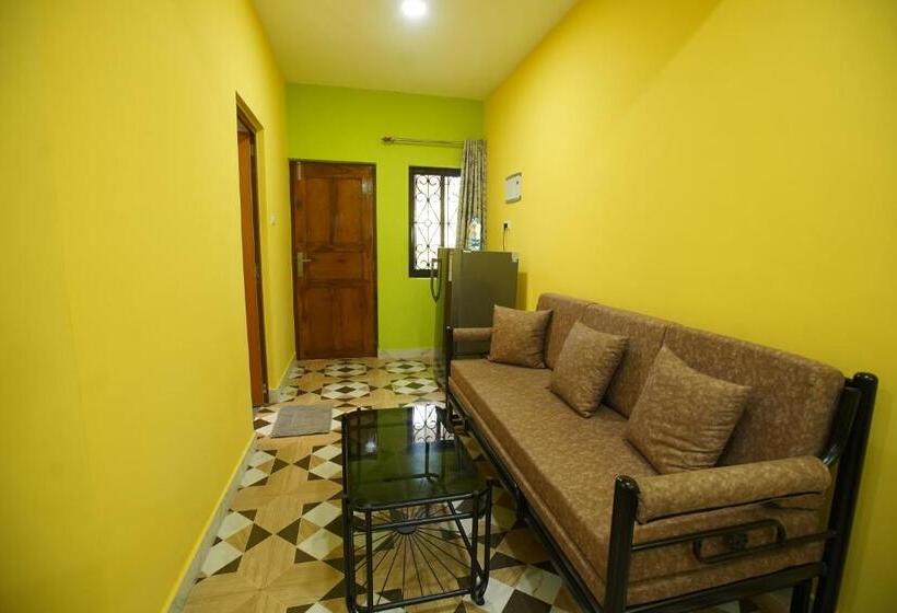 Полулюкс с Балконом, John S Highland Comfort