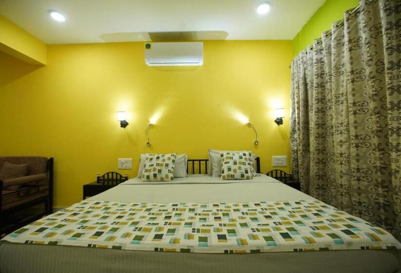 Полулюкс с Балконом, John S Highland Comfort