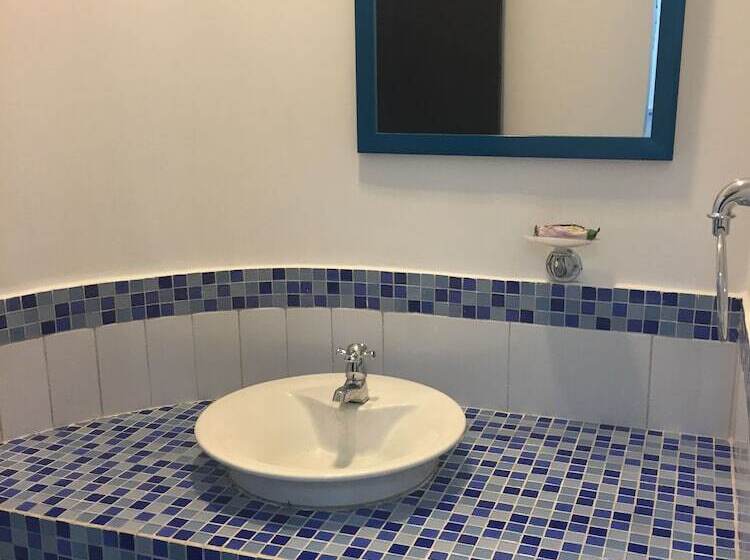 Номер Стандарт Трехместный, Hostal Central Beach