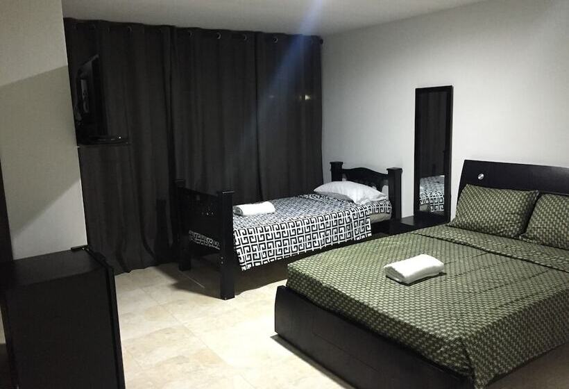 Номер Стандарт Трехместный, Hostal Central Beach