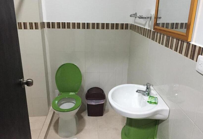 Номер Стандарт Трехместный, Hostal Central Beach