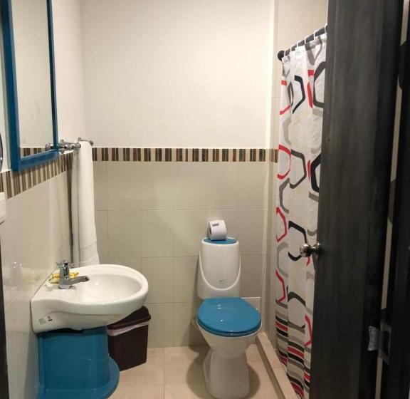 Номер Стандарт Трехместный, Hostal Central Beach