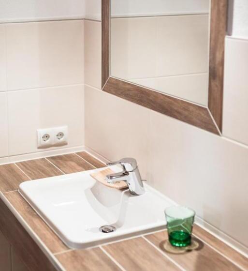 דירת שני חדרים, Gsenghof