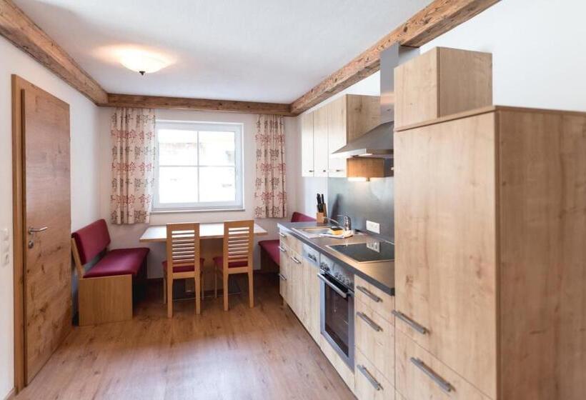 דירת שני חדרים, Gsenghof