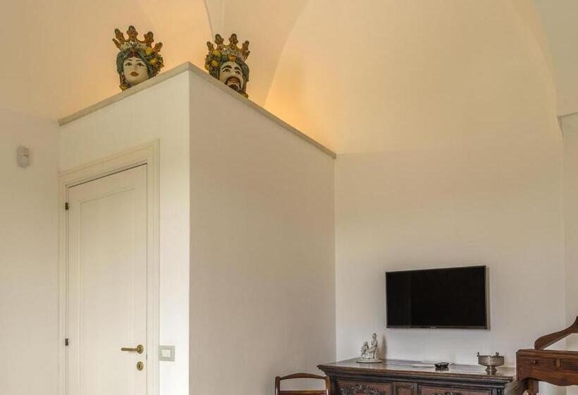 חדר סטנדרט לשלושה, Tenutayala   Residenza Agrituristica