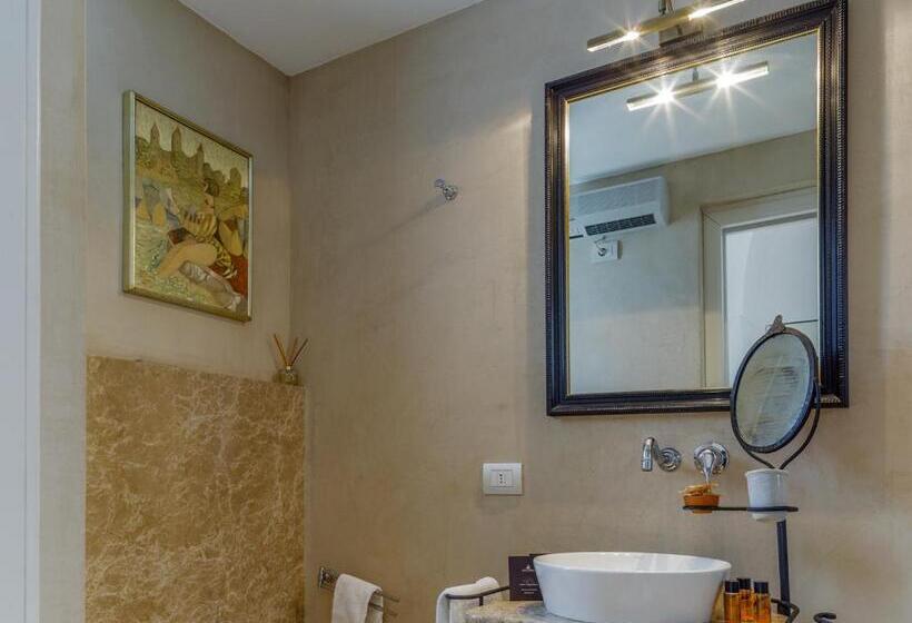 חדר סטנדרט לשלושה, Tenutayala   Residenza Agrituristica