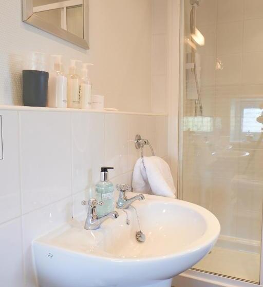 デラックスルーム, Corner Beech House