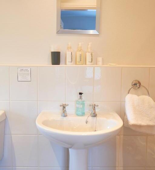 デラックスルーム, Corner Beech House