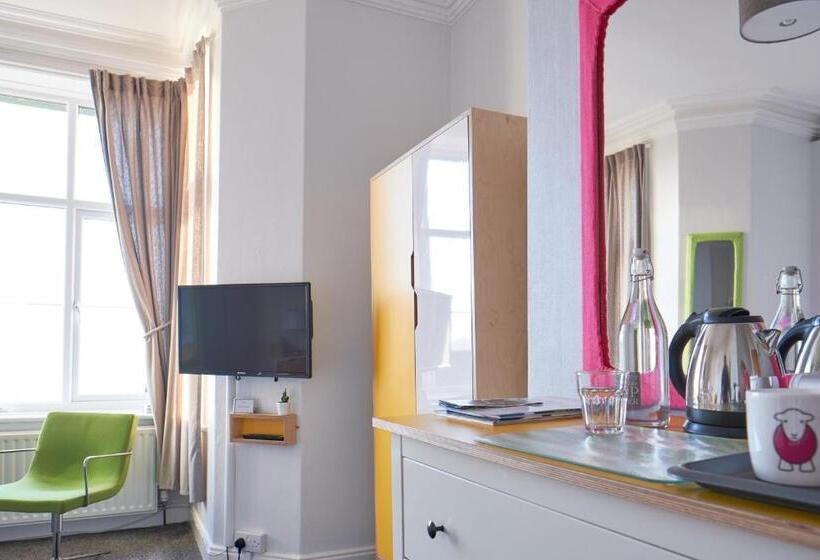 デラックスルーム, Corner Beech House