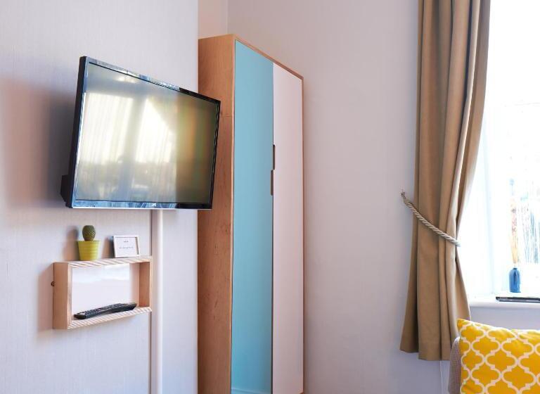 デラックスルーム, Corner Beech House