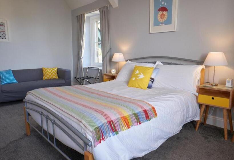 デラックスルーム, Corner Beech House