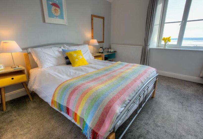 デラックスルーム, Corner Beech House