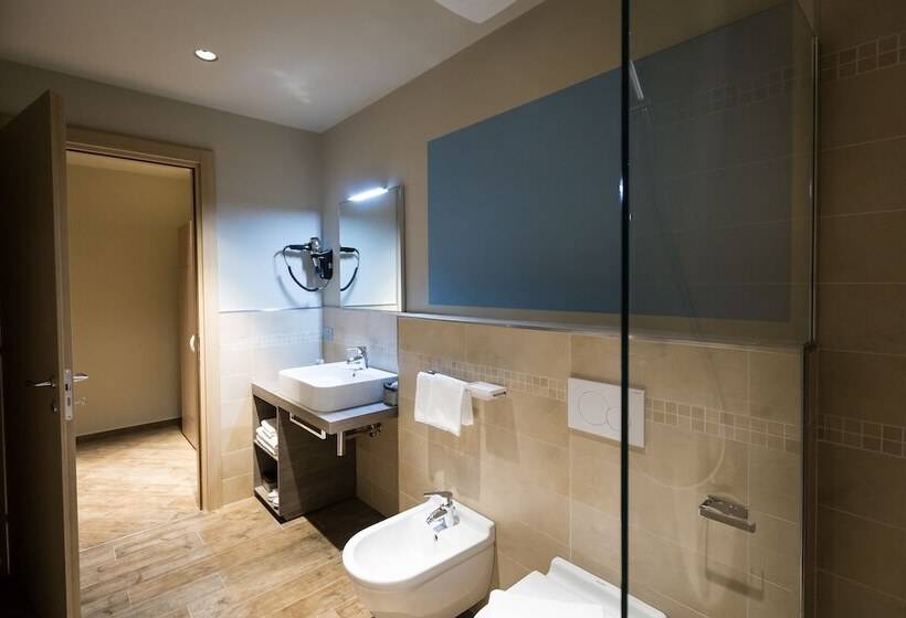 Полулюкс, Monteverde