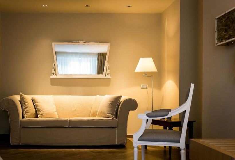 Полулюкс, Monteverde