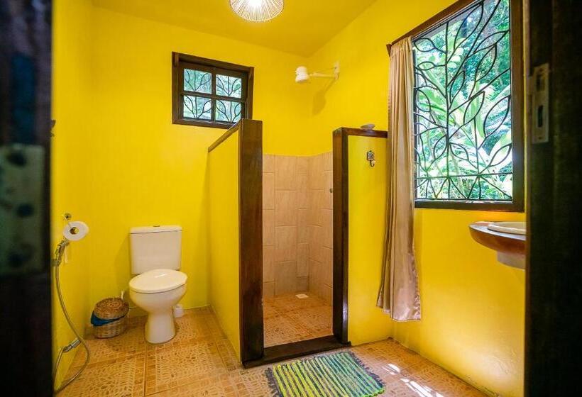 استودیوی لوکس, Pousada Anjali