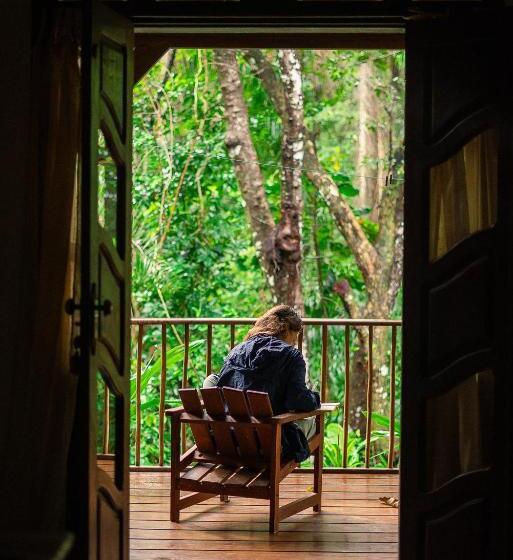 استودیوی لوکس, Pousada Anjali