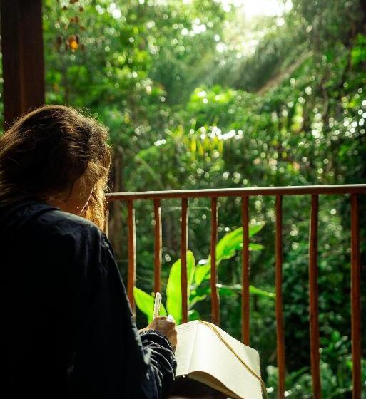 استودیوی لوکس, Pousada Anjali