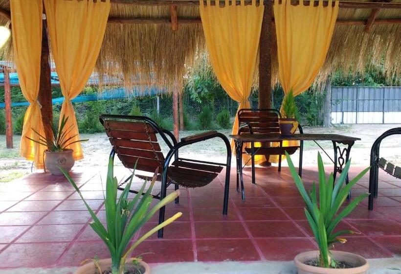 سوییت با چشم‌انداز کوه, Amaikén Suites