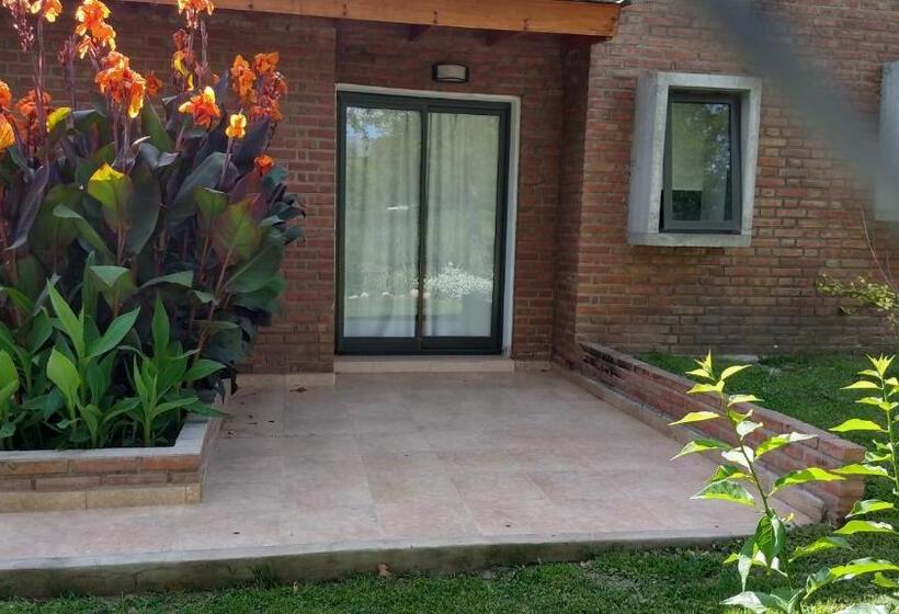 سوییت با چشم‌انداز کوه, Amaikén Suites