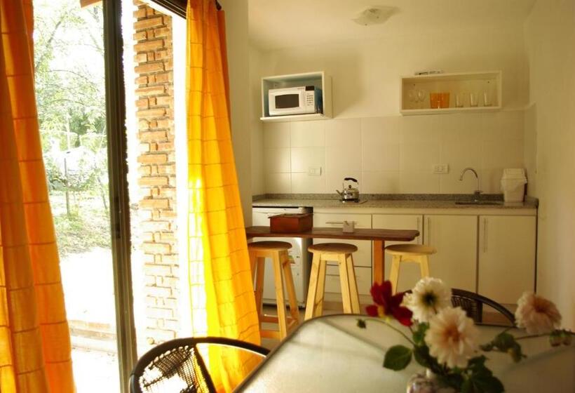 سوییت با چشم‌انداز باغ, Amaikén Suites