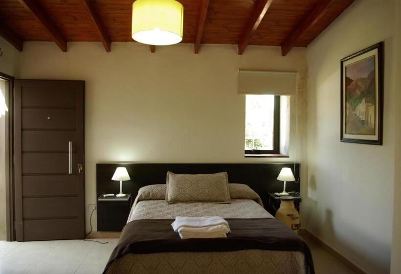 سوییت با چشم‌انداز باغ, Amaikén Suites