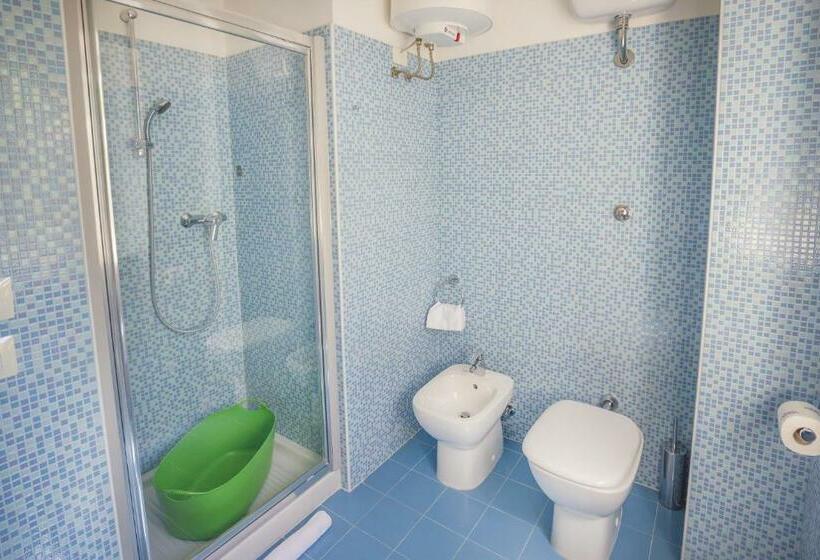 带1个卧室的带海景的公寓, Lido Azzurro