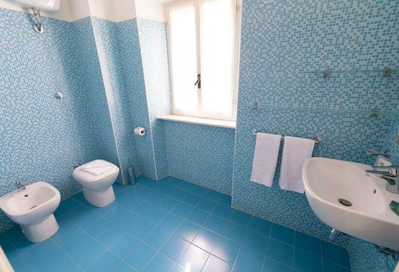 带1个卧室的带海景的公寓, Lido Azzurro