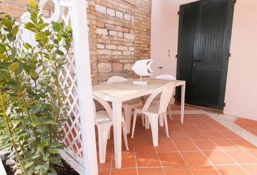 آپارتمان 1 خوابه همکف, Lido Azzurro