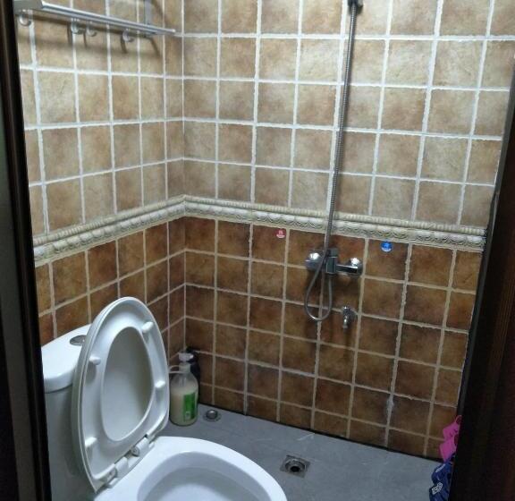 Номер Basic, Fenghuang Memory Linjiang Inn