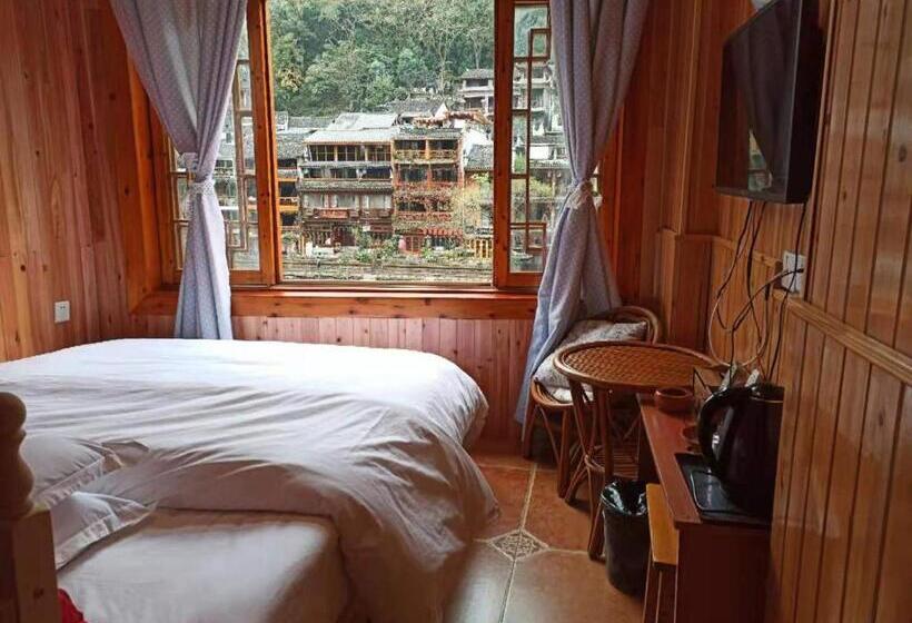 Номер Basic, Fenghuang Memory Linjiang Inn